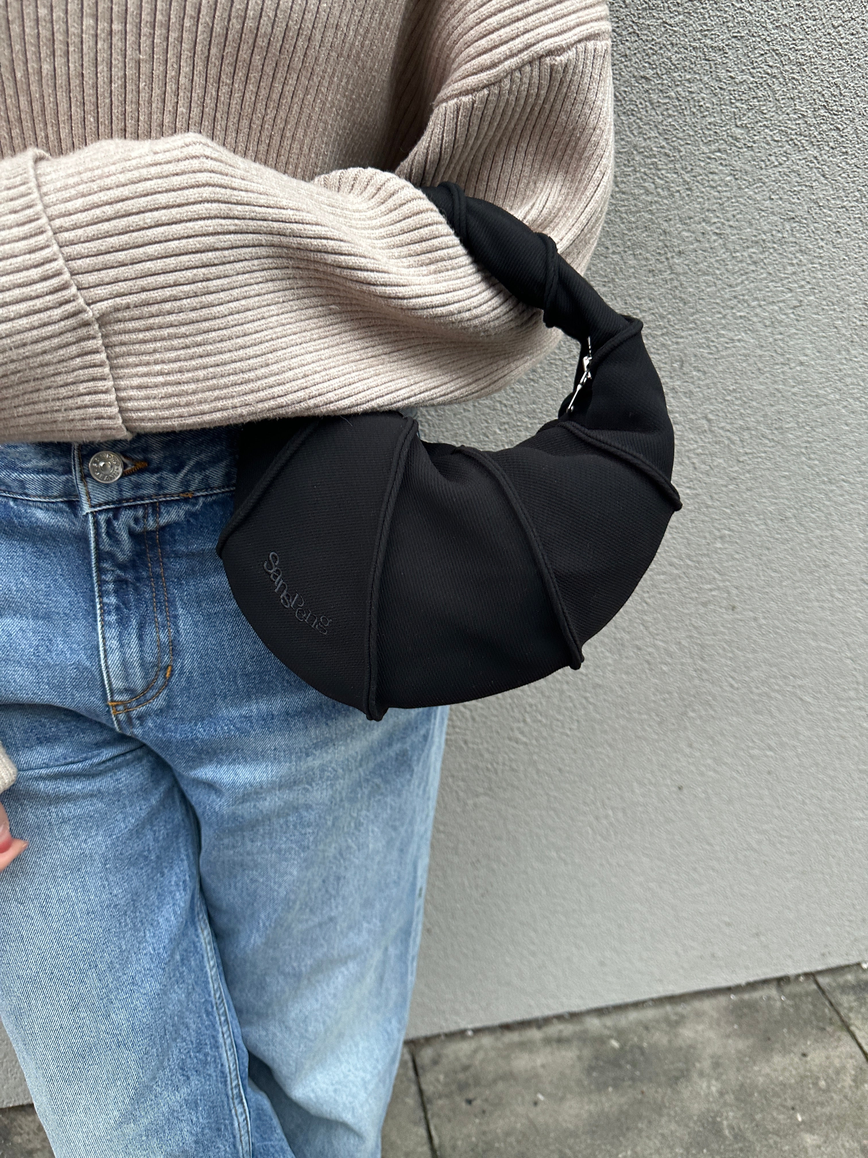 Shell Sling Bag